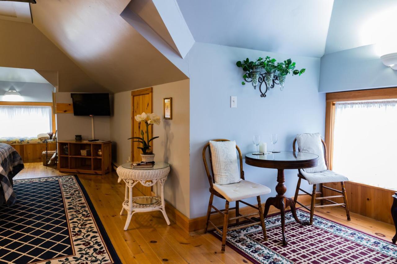 A Hidden Gem Bed&Breakfast Windsor Exterior foto
