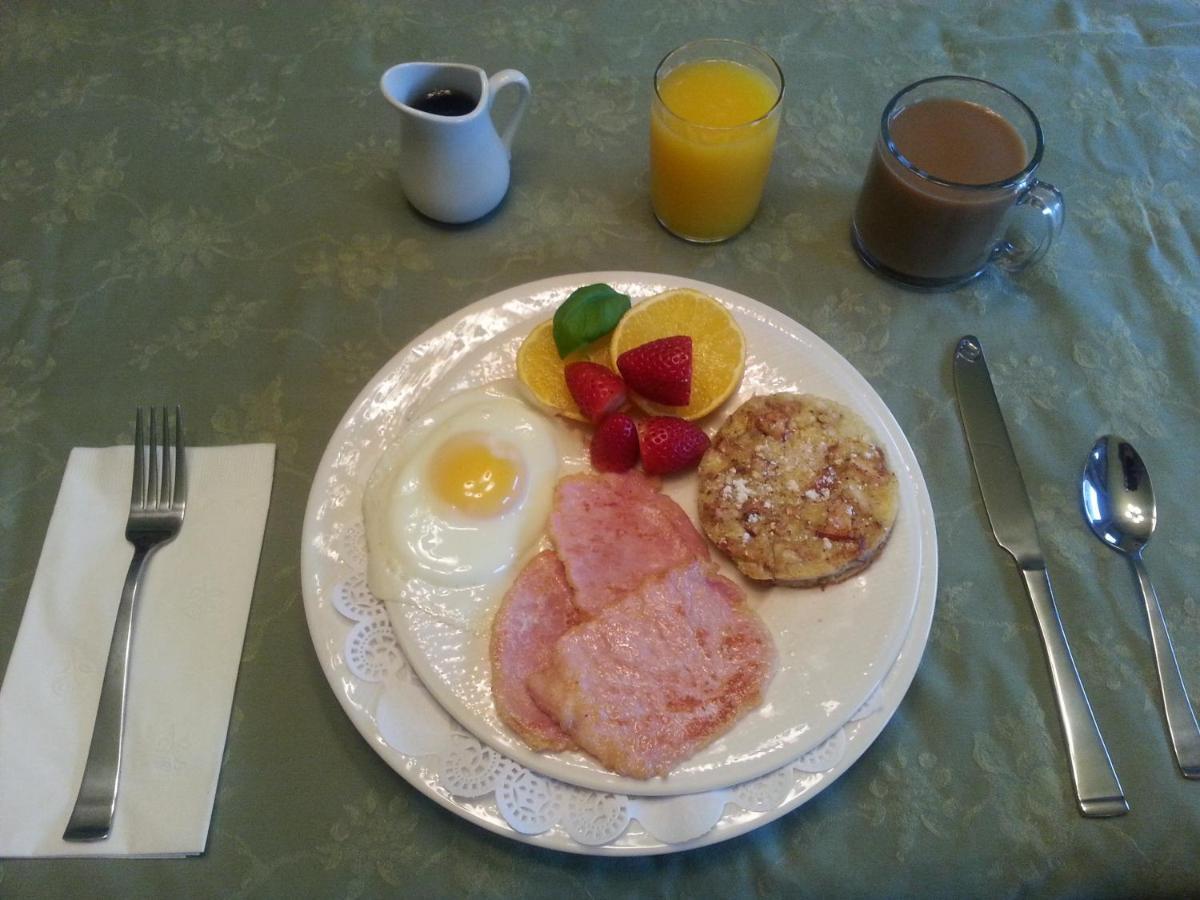 A Hidden Gem Bed&Breakfast Windsor Exterior foto